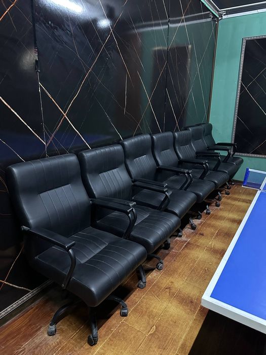 кожаный кресло янгидек