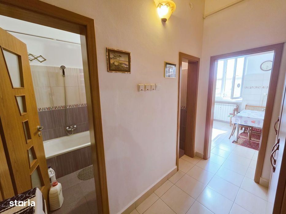 Vanzare apartament 3 camere Su 84 mp Razoare blocurile rusesti etaj 3