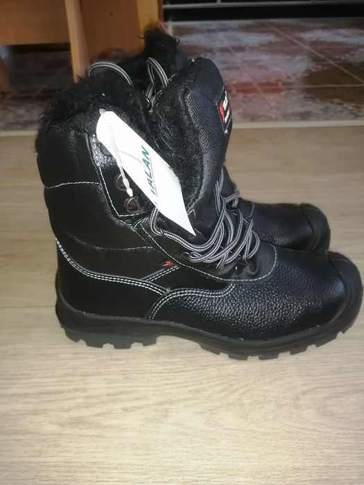 Новые берцы 42р зимние