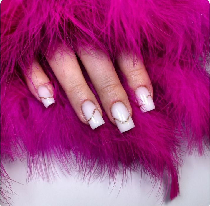 Маникюр с покрытием 5000,до конца декабря!