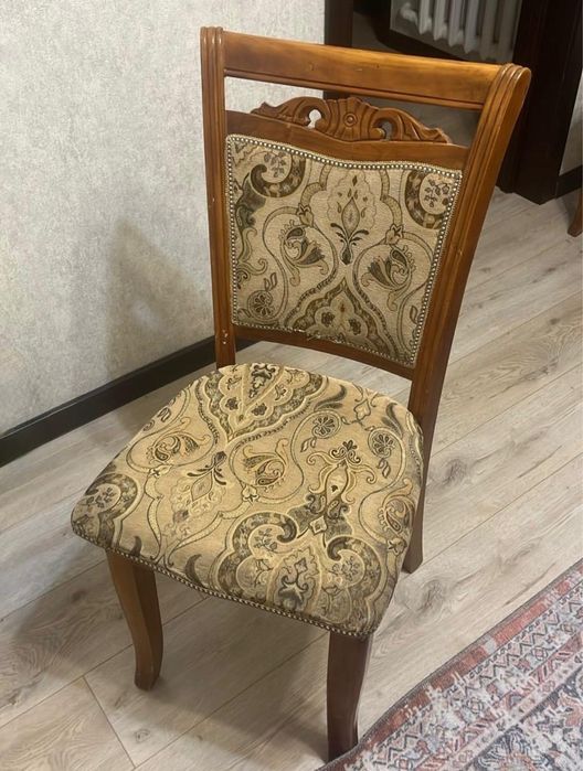 Продам стулья деревянные