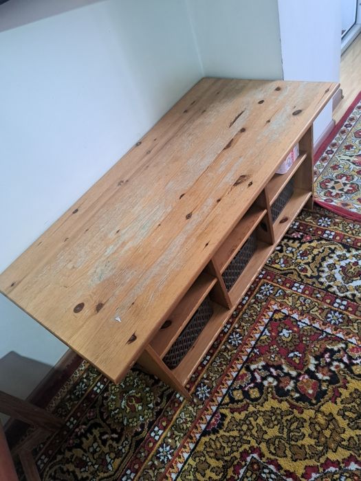 Журнальный стол из массива