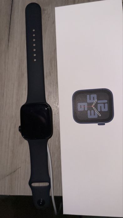 Продам apple watch se 2nd серия