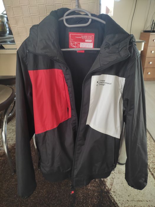 Мъжко късо яке с качулка