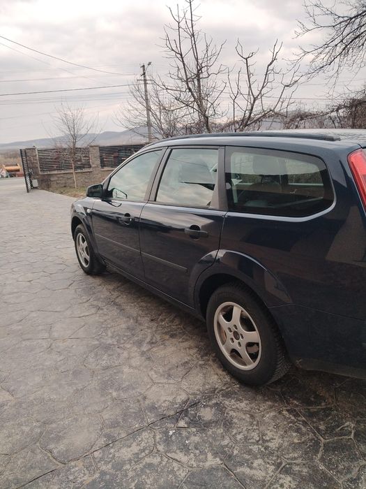 Vând Ford focus 2