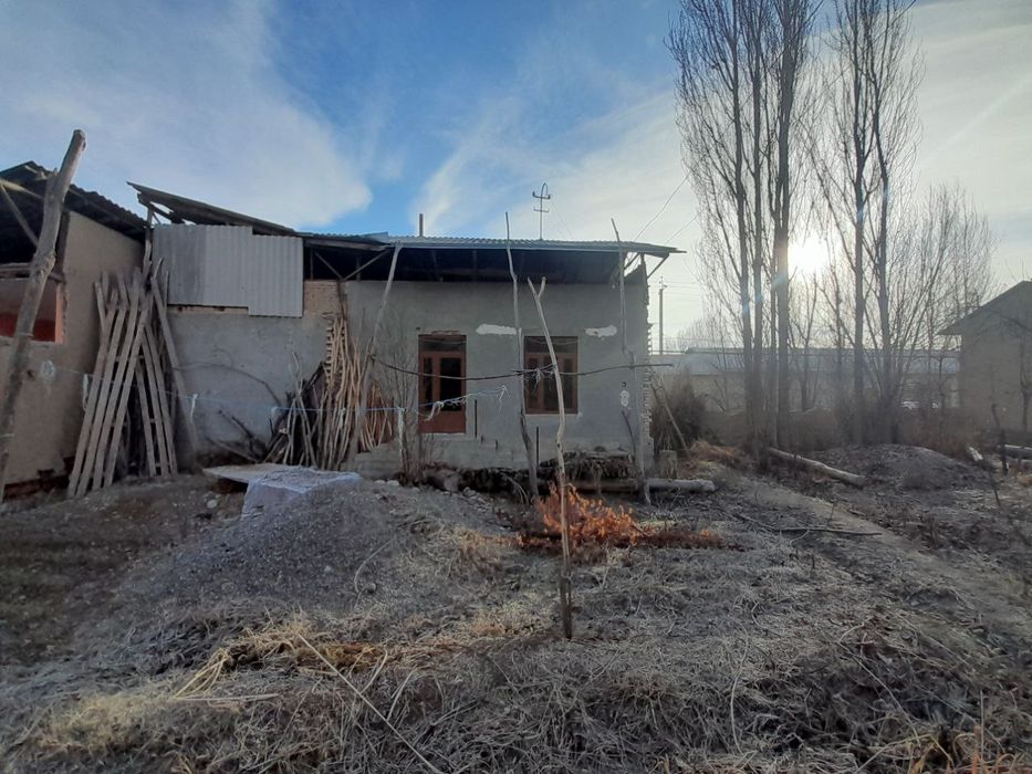 10 сотих участка сотилади.