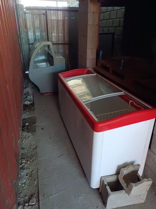 Морозильники -витринный морозильник