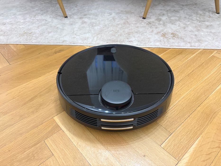 Mi  Robot Vacuum-Mop Pro