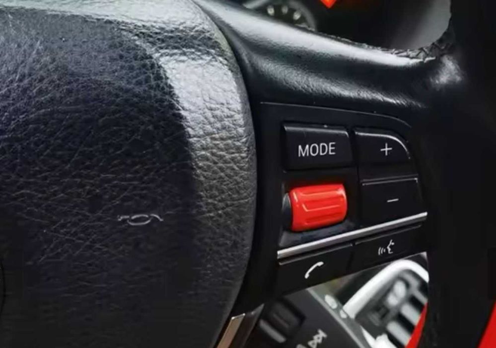 Piese BMW F30 Display CID 6.5", butoane volan rosii, chei etc