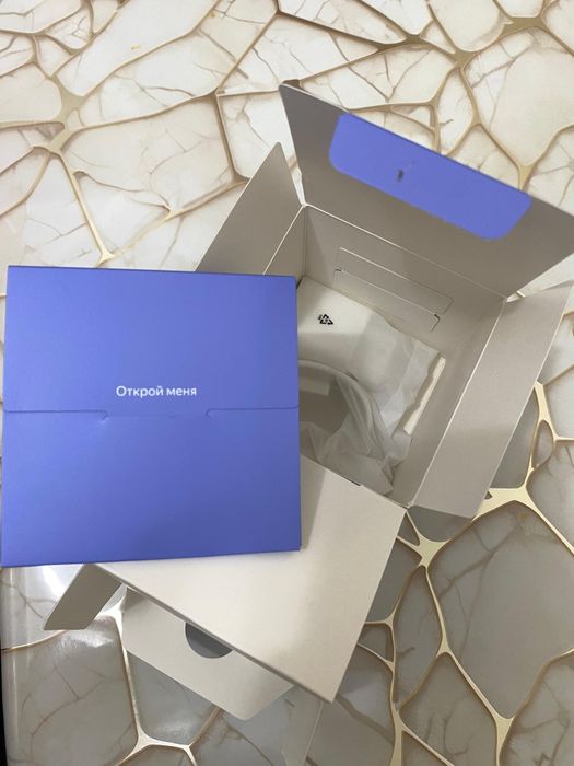 Продам Яндекс станцию Алиса