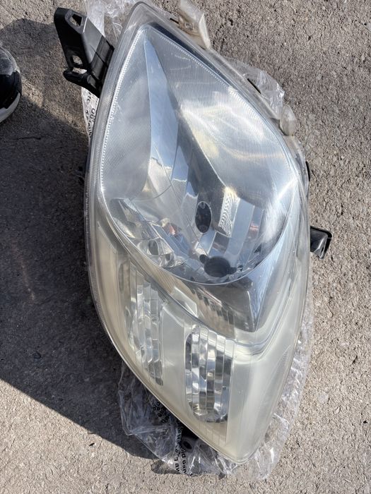 Фар за toyota yaris 2009 P9