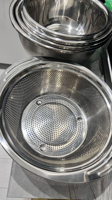 Продам миски и дуршлаг