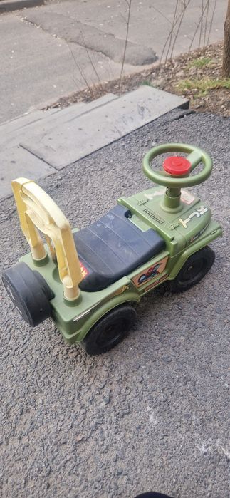 Толокар детский машинка