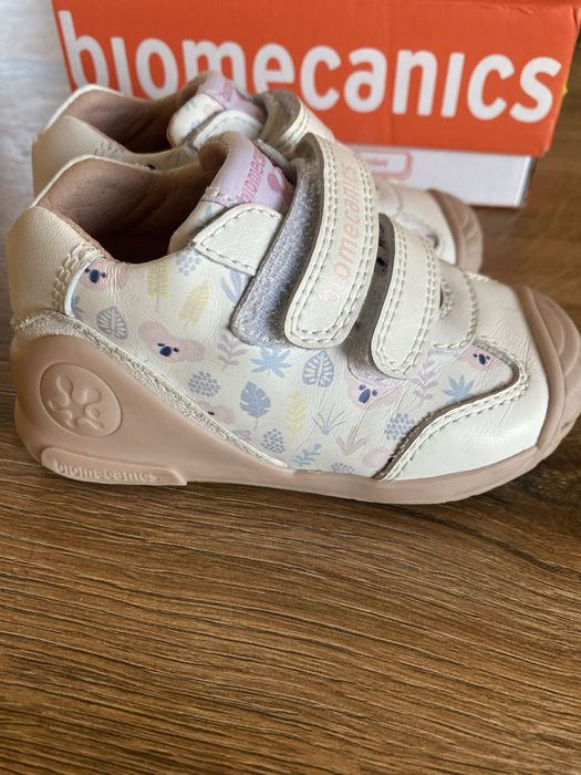 Papuci Biomecanics 21