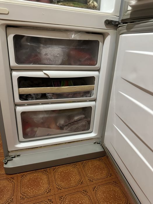 Продам холодельник двухкамернный