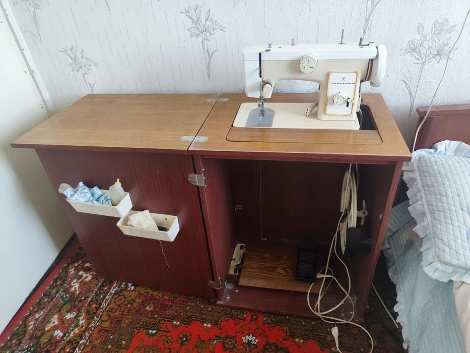 Продаю швейную машинку