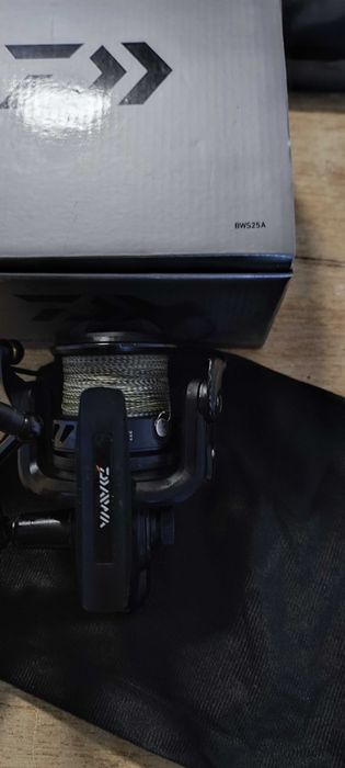 Макара daiwa black widow 25a