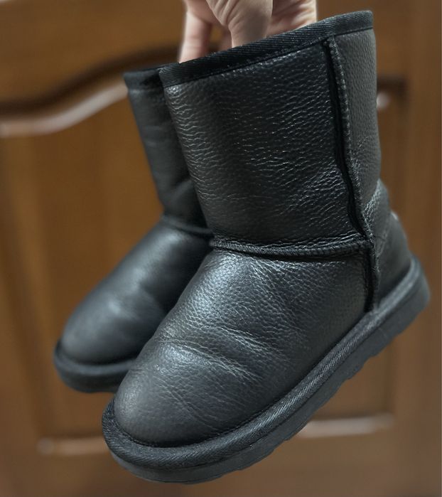 Продам натур.угги