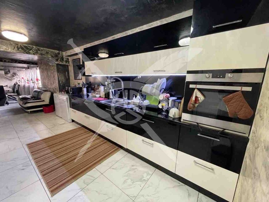 Продава се Къща в с. Твърдица, Област Бургас - 320 кв.м за 383 €/кв.м - Снимка #1