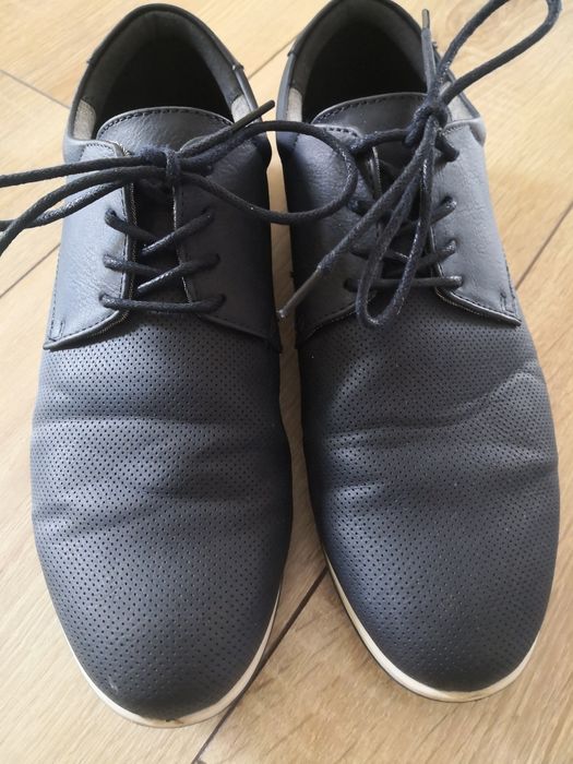 Pantofi mărimea 40