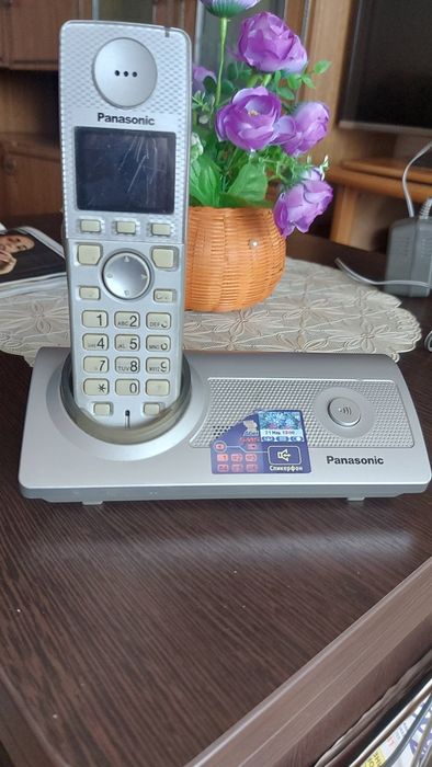 Продам 2 -Телефона Стационарных