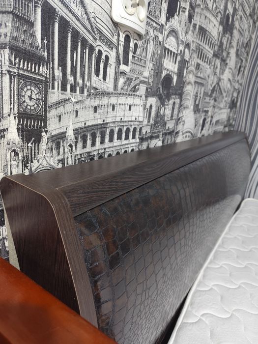 Продам 2х спальную кровать