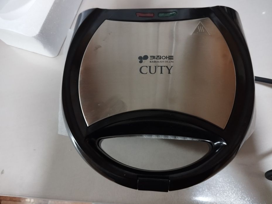 Электрическая вафельница