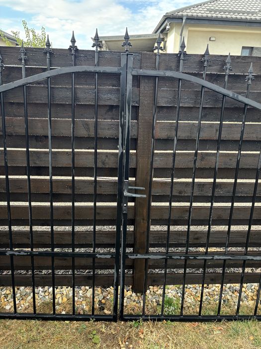 Poarta auto din metal