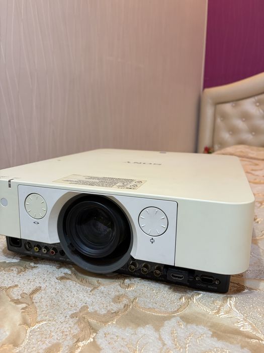 Продам проектор Sony -VPL-GX30