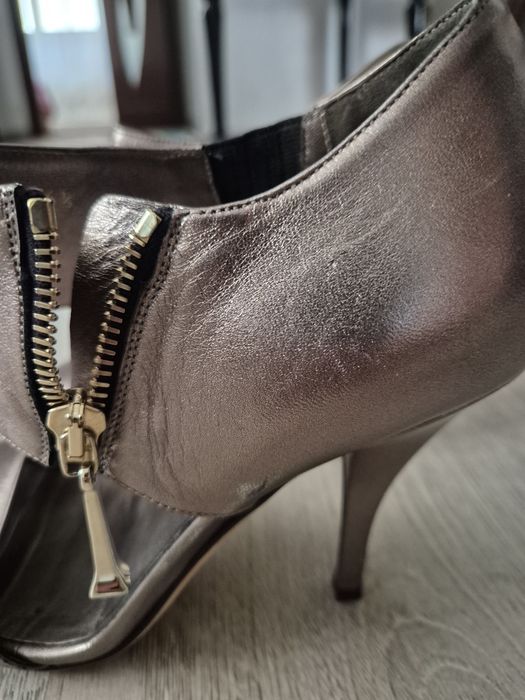 Sandale Gucci - auriu metalic