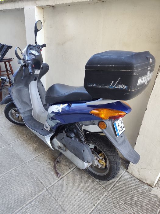 Продавам Honda X8R-S (50 кубика) – Отлично състояние, редовни документи!