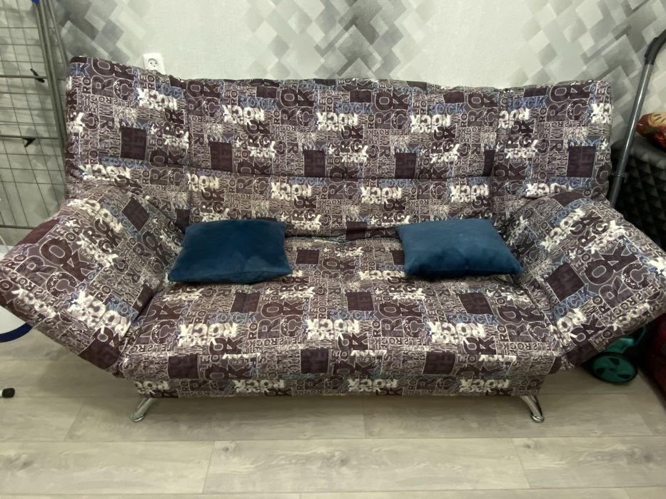 Продам диван трансформер в отличном состоянии