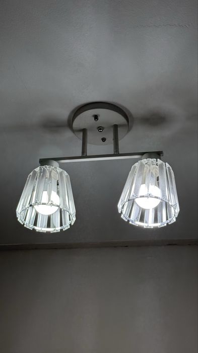 Продам люстру 2 шт