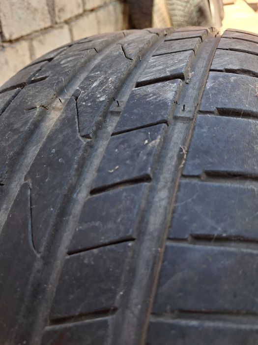 Гуми 3 бр. 215 50 17 летни