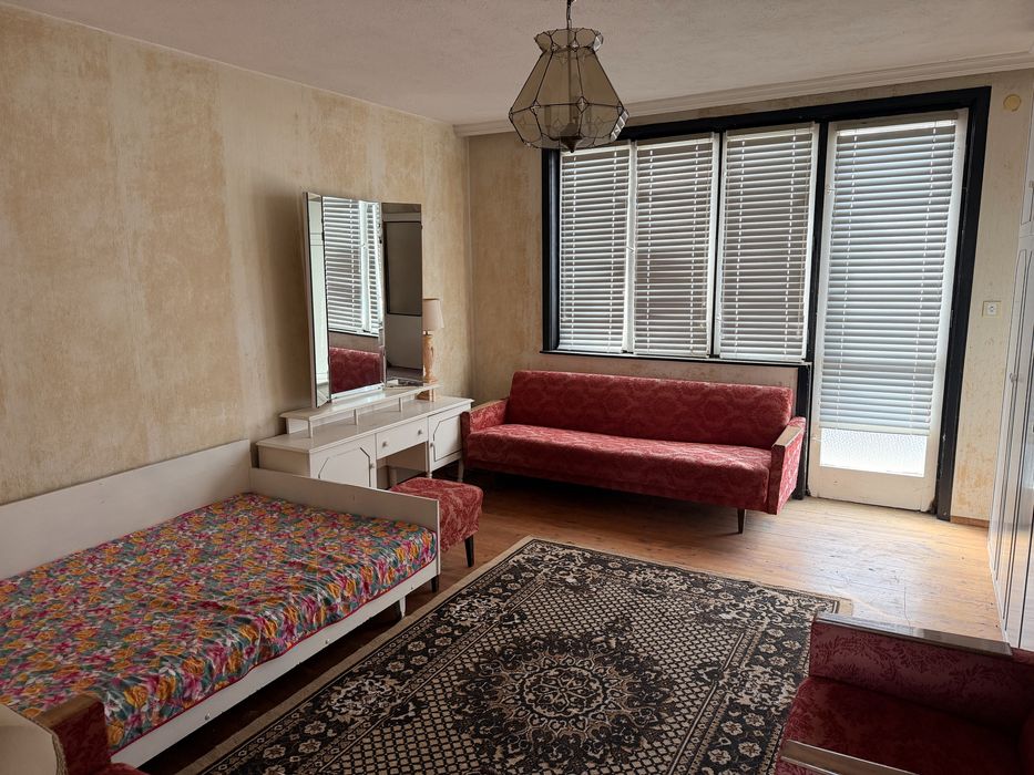 Тухлена къща с гараж в с. Шейново