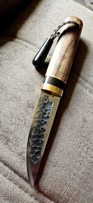 Vând cuțit yakut hand made  și cuțit viking sax