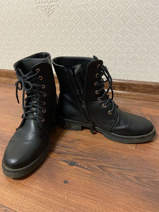 Продам Ботинки детские