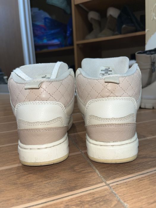Продам кроссовки Zara