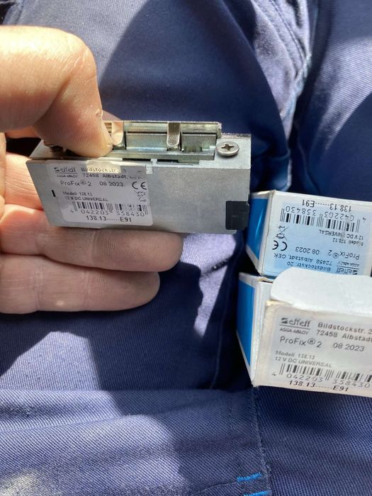 Цена за 1 бр.  налични са 2бр. Насрещници. Assa Abloy eff eff 12v. Fail Safe