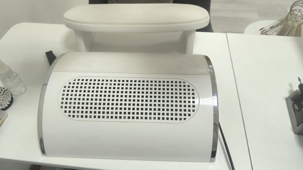 Продам вытяжку для маникюра