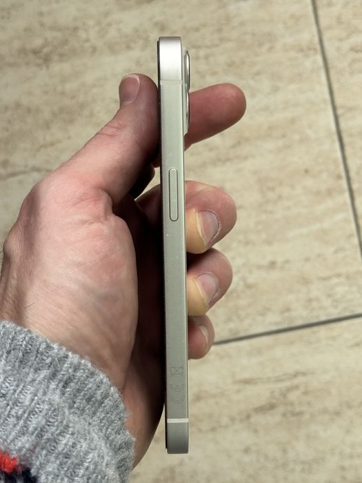 Apple iPhone 13 / 128GB / Starlight / 87% Батерия