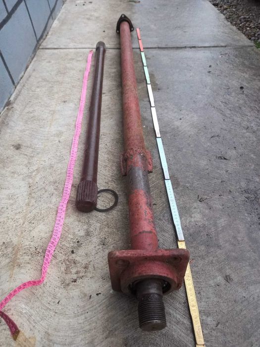 Dezmembrez heder combină vând ax l. 1,80 rulmenți oscilanți și casete.