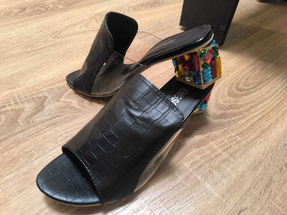 Дамски обувки Gucci, Guess, Prada и тн 39 и 40 номер
