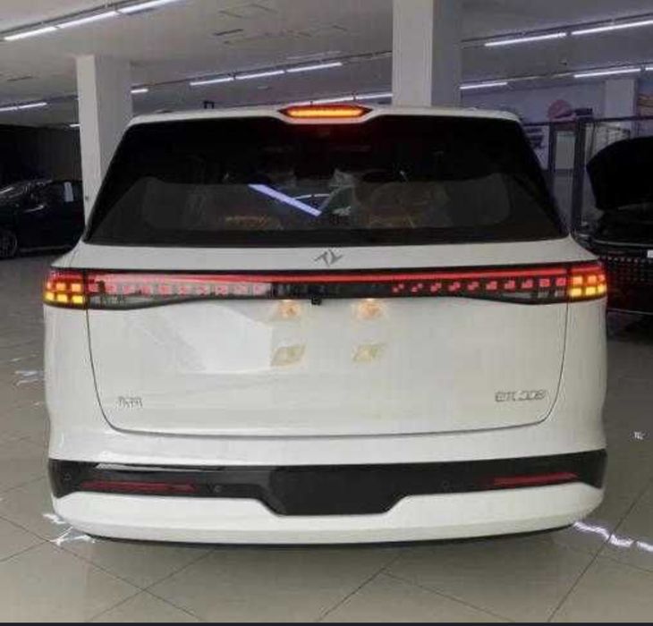 Dongfeng ep 008 ultra elektr
Qora rang qora salon
Qora rang apelsin sa