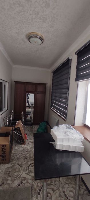 Карши ш марказида  квартира  сотилади зур жойда