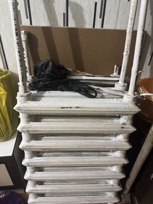 Продам чугунные батареи