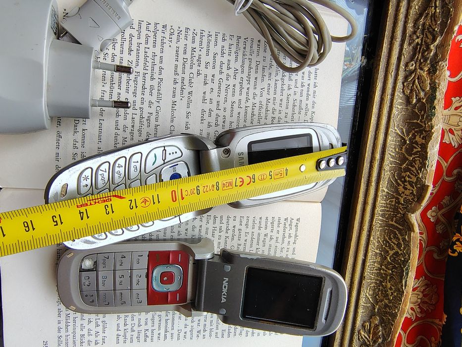 Telefon Nokia și Samsung vechi