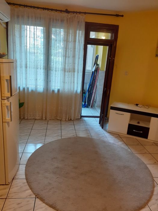 Дава се под наем Двустаен апартамент в Пазарджик, Идеален център - 67 кв.м за 229.5 € - Снимка #2