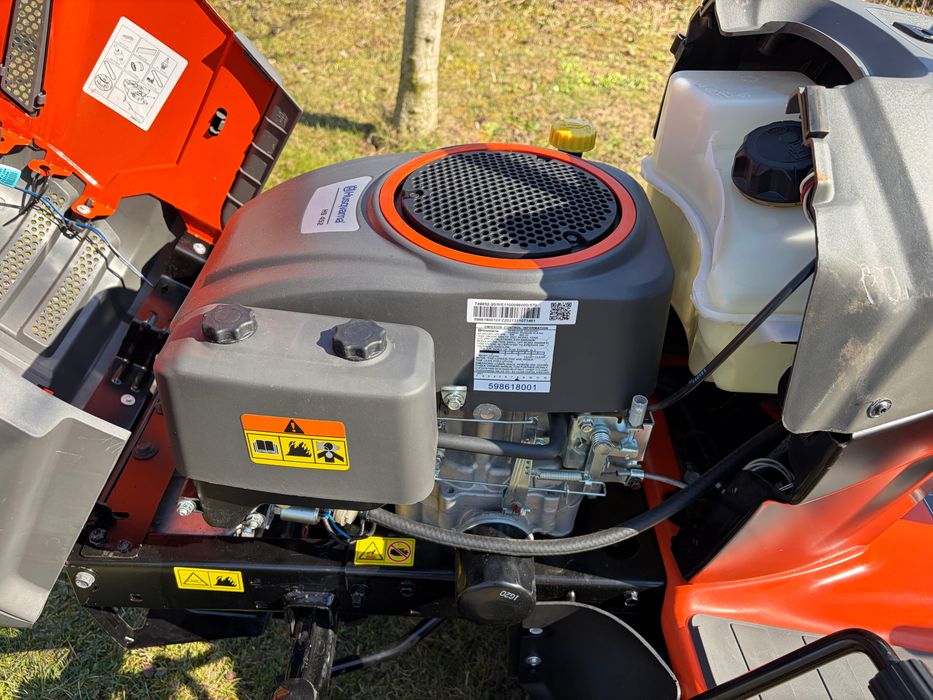 Tractoras Tuns Iarba/Gazon*Husqvarna*An 2022*