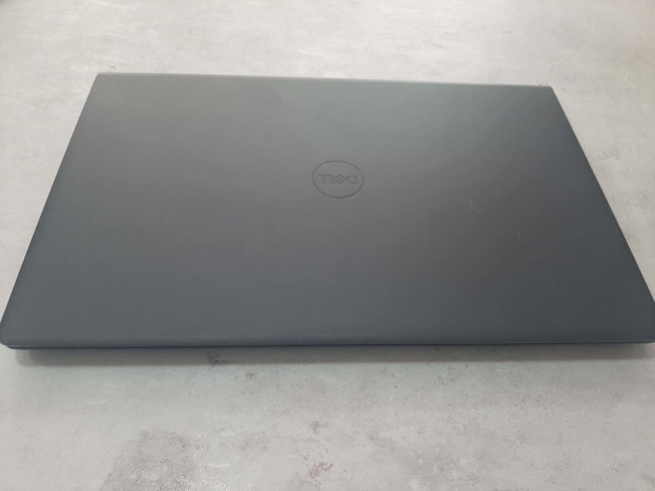 Лаптоп Dell Vostro 3525 , AMD RYZEN 5 ,500SSD, 8 GB RAM , WIN 11 Pro